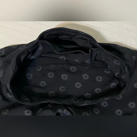 Nanette Lepore Play Black Daisy Leggings Size Medium Q1 - Picture 9 of 11